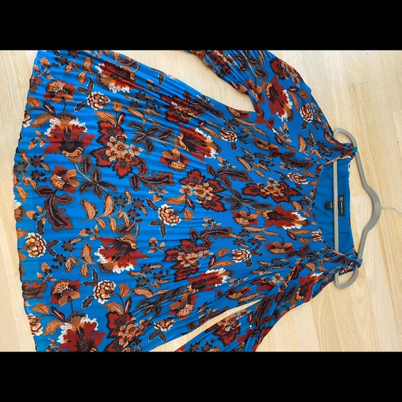 INC floral dress size medium with open shoulders - Picture 2 of 3